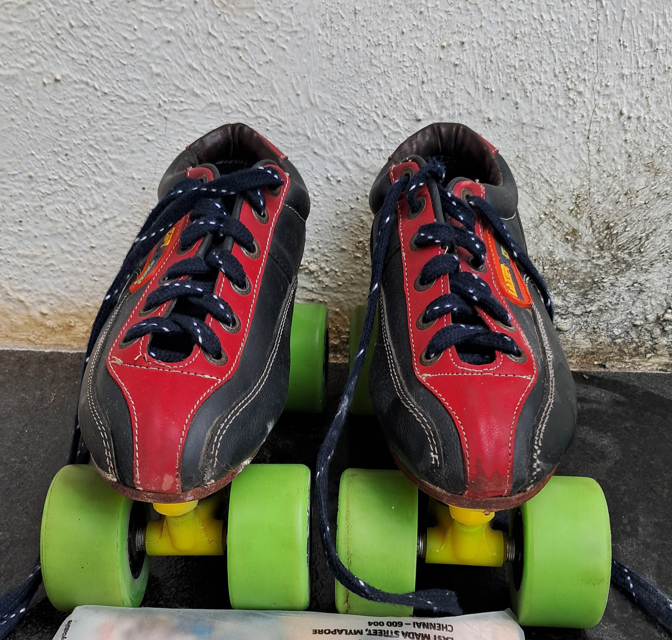 Lazer X Tech Professional Quad Roller Skates + Bag & Knee Pads