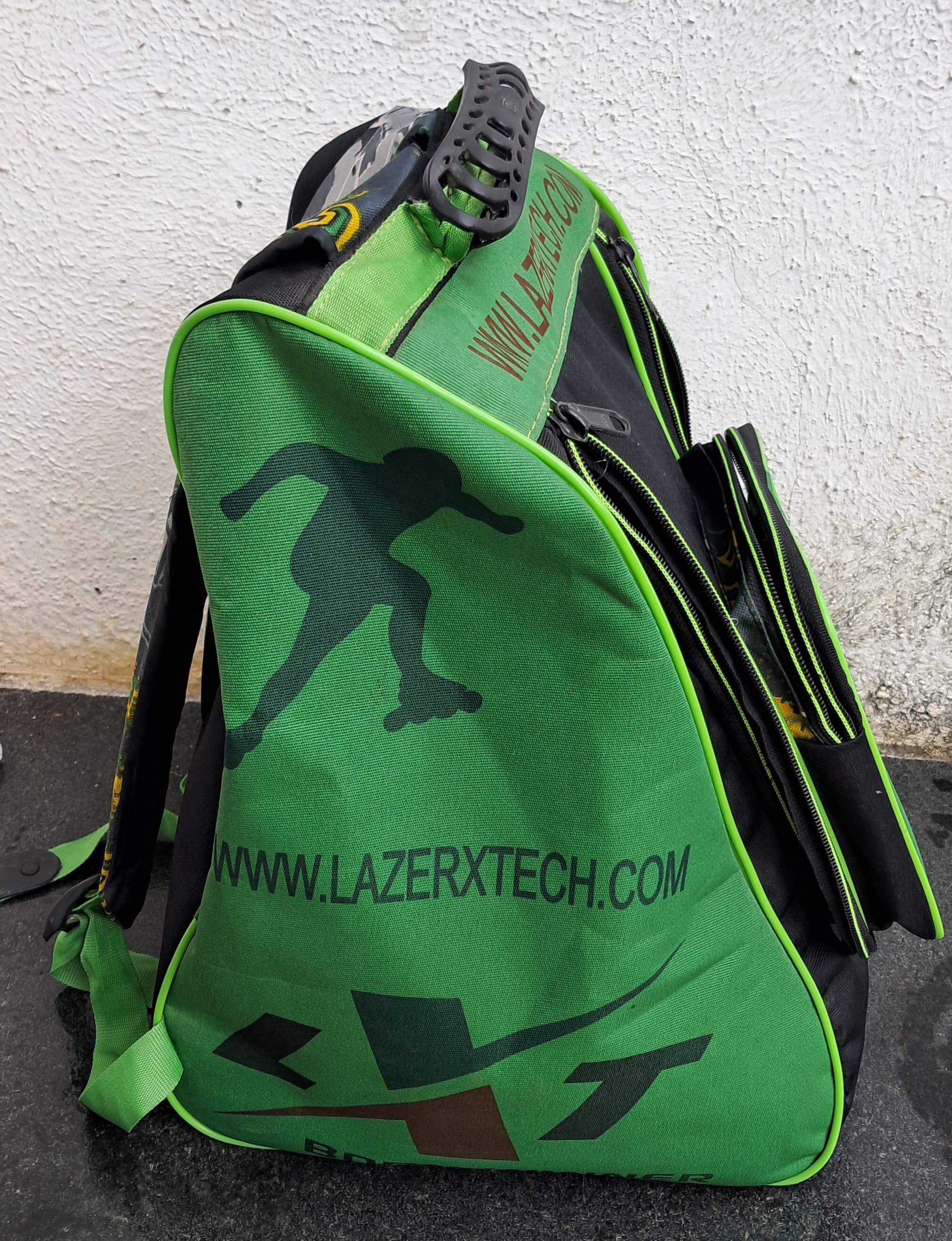 Lazer X Tech Professional Quad Roller Skates + Bag & Knee Pads - Photo 5