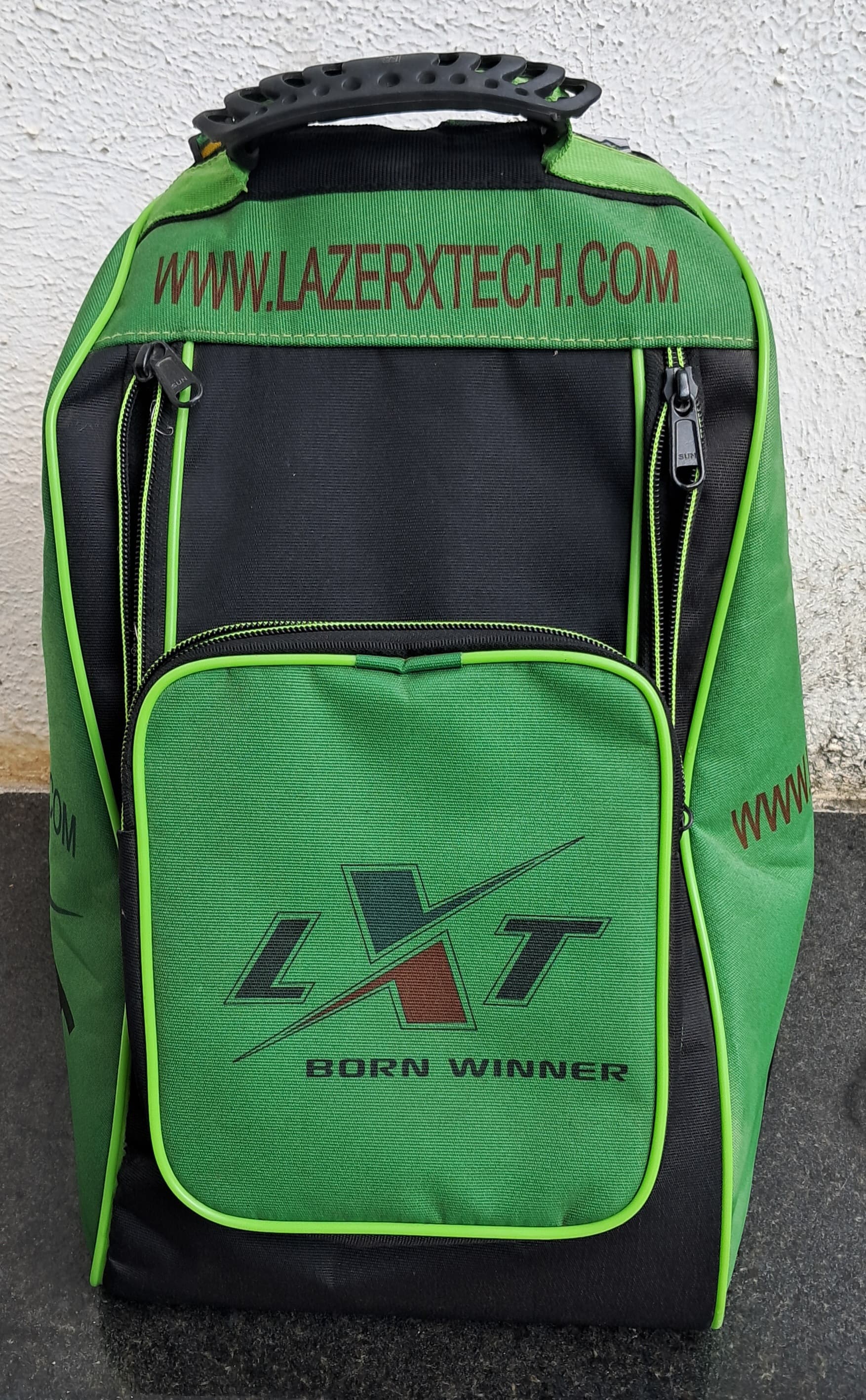 Lazer X Tech Professional Quad Roller Skates + Bag & Knee Pads - Photo 3